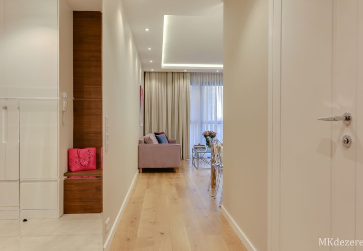 Aranżacja przytulnego mieszkania w beżach i bielach. 