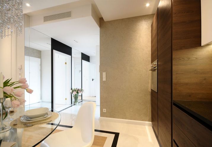 projekt_holu_z_duzymi_lustrami_architekt_wnetrz_warszawa