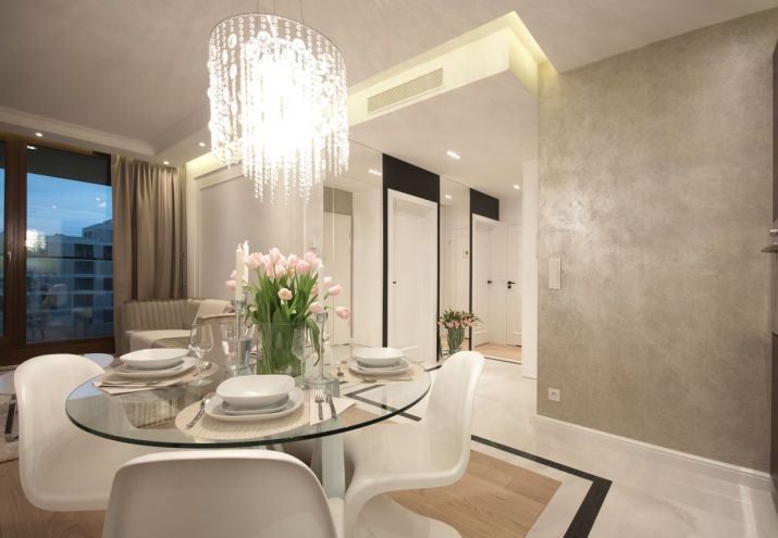 projekt_salonu_z_dekoracyjnym_sufitem_z_podswietleniem_led